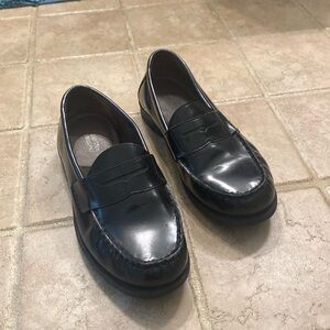 Johnston & Murphy Boys Shoes size 3.5